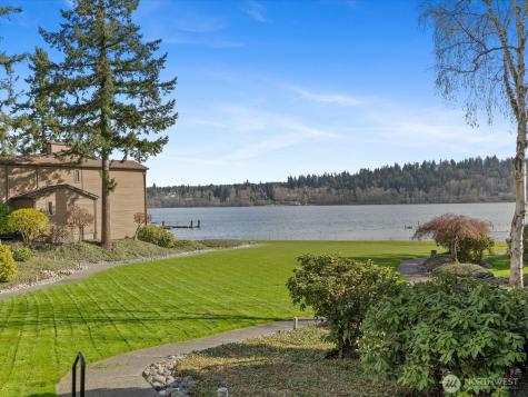 17412 NE 40th Place Redmond WA 98052