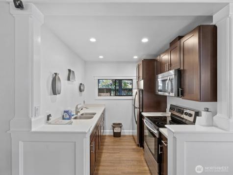 17412 NE 40th Place Redmond WA 98052