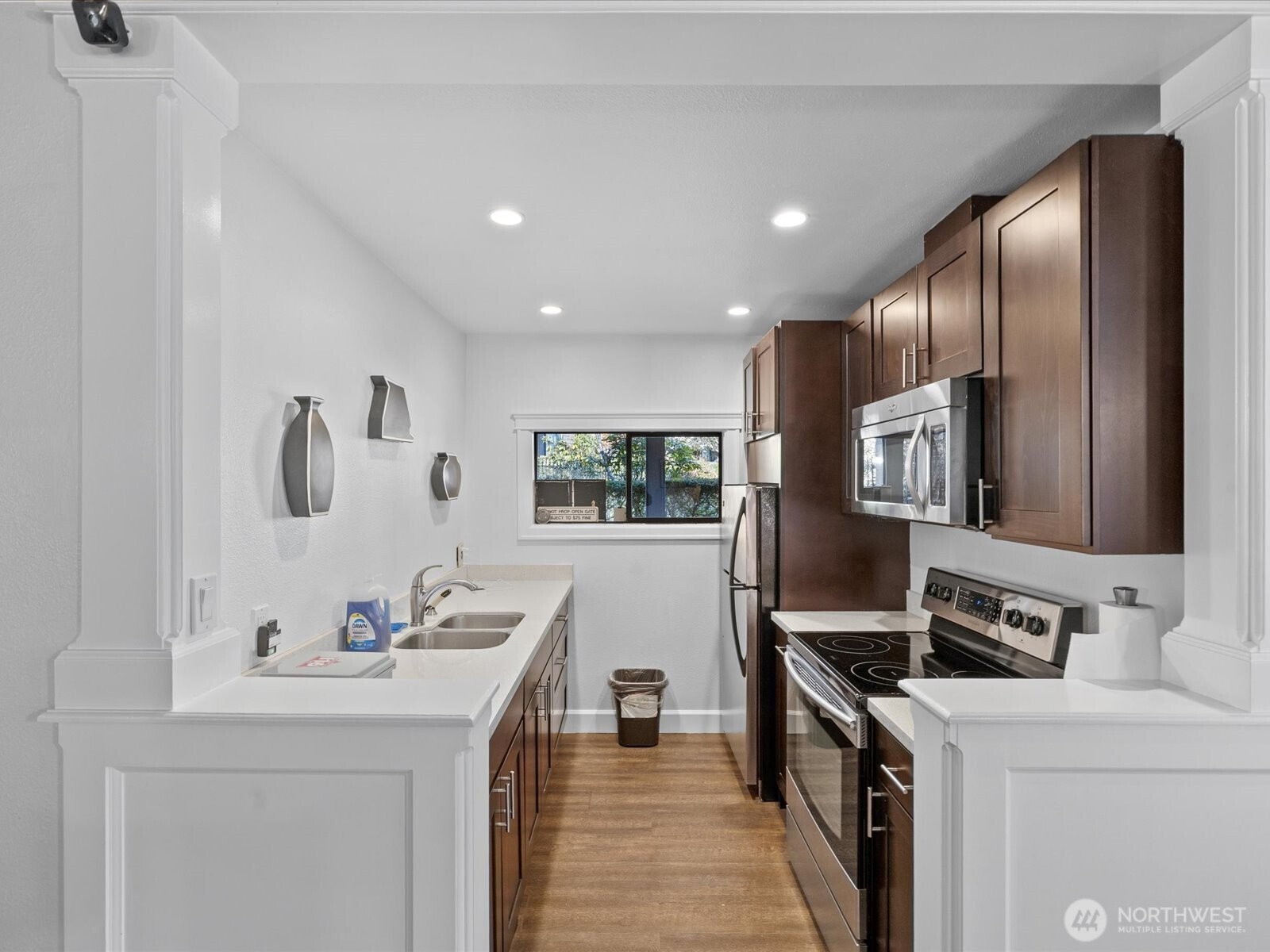 17412 NE 40th Place Redmond WA 98052