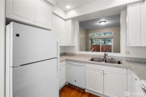 608 Chelan Place NE Renton WA 98059