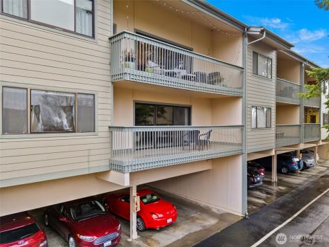 330 Grow Avenue NW Bainbridge Island WA 98110