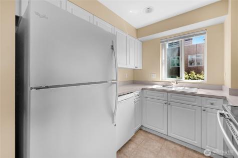 4343 Roosevelt Way NE Seattle WA 98105
