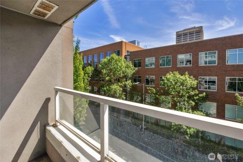 4343 Roosevelt Way NE Seattle WA 98105