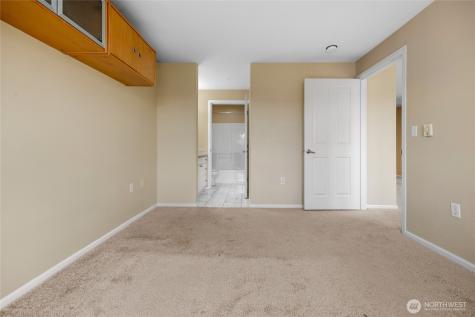 4343 Roosevelt Way NE Seattle WA 98105