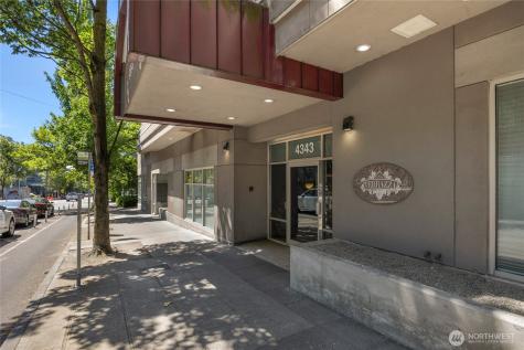 4343 Roosevelt Way NE Seattle WA 98105