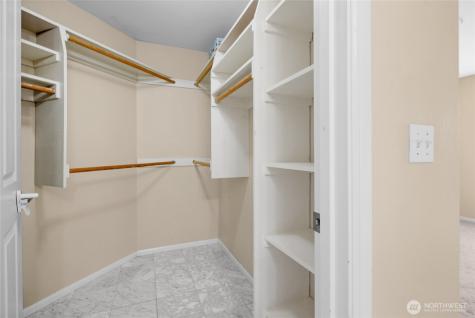 4343 Roosevelt Way NE Seattle WA 98105