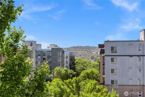 4343 Roosevelt Way NE Seattle WA 98105