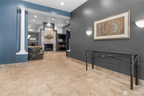 4343 Roosevelt Way NE Seattle WA 98105