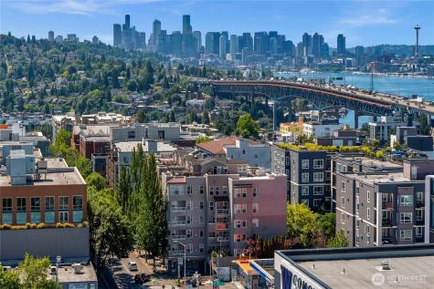4343 Roosevelt Way NE Seattle WA 98105