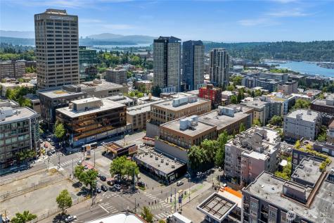 4343 Roosevelt Way NE Seattle WA 98105