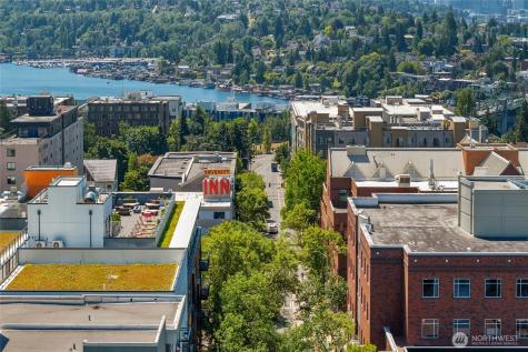 4343 Roosevelt Way NE Seattle WA 98105