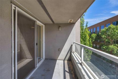 4343 Roosevelt Way NE Seattle WA 98105