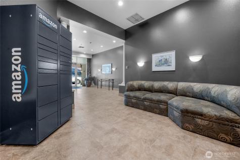 4343 Roosevelt Way NE Seattle WA 98105