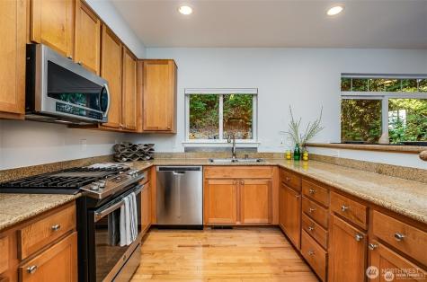 5523 Lakemont Boulevard SE Bellevue WA 98006