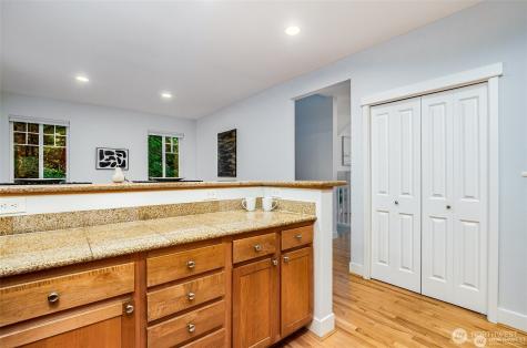 5523 Lakemont Boulevard SE Bellevue WA 98006