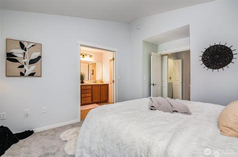 5523 Lakemont Boulevard SE Bellevue WA 98006