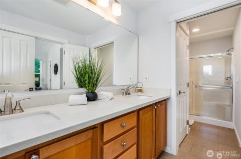 5523 Lakemont Boulevard SE Bellevue WA 98006