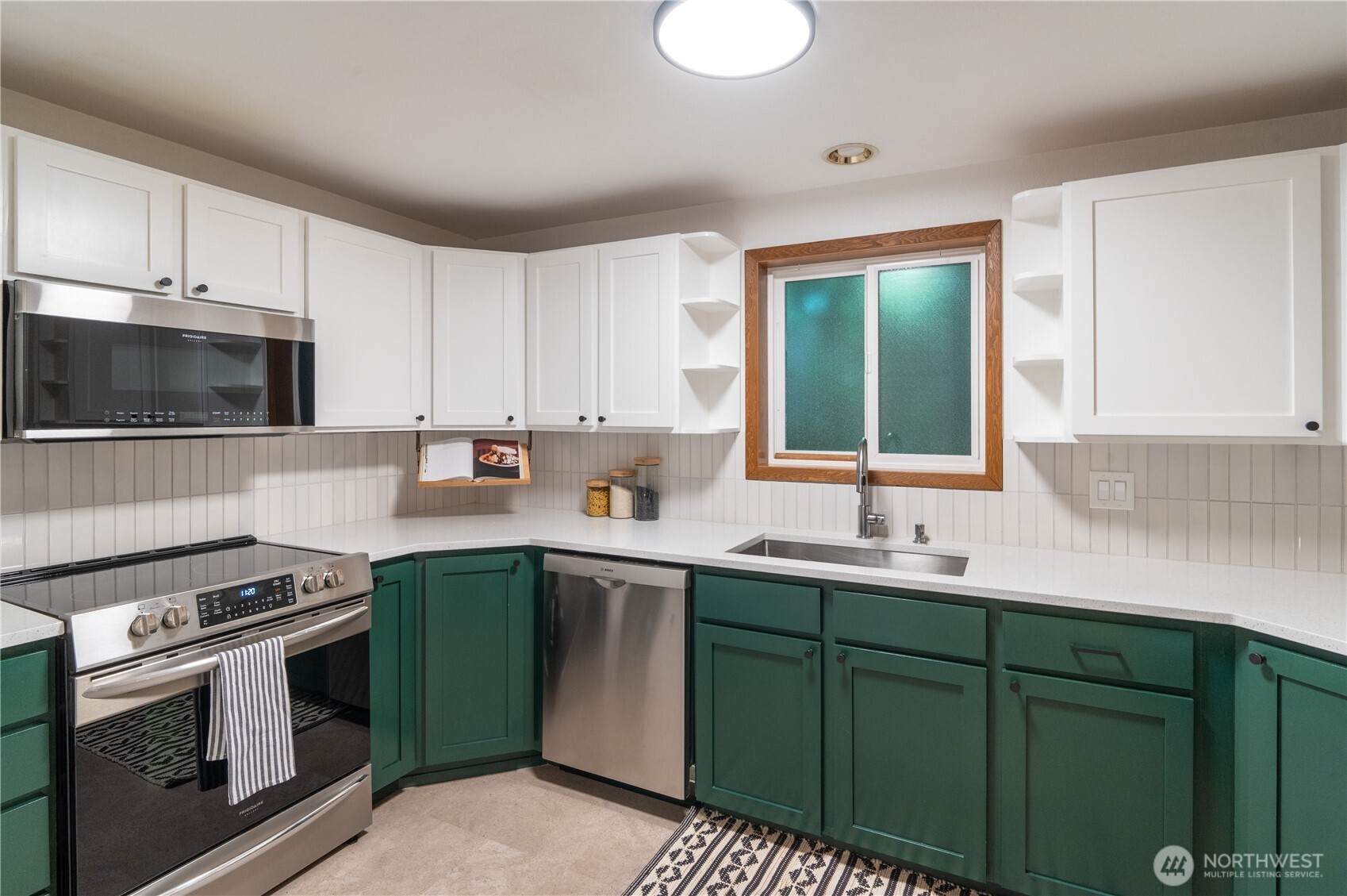 1028 Lakeview Boulevard E Seattle WA 98102