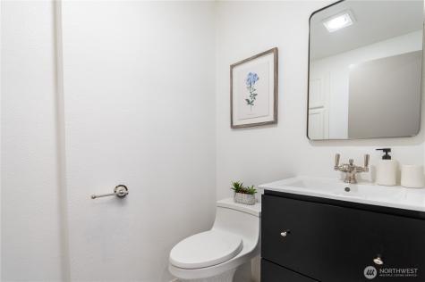 1028 Lakeview Boulevard E Seattle WA 98102