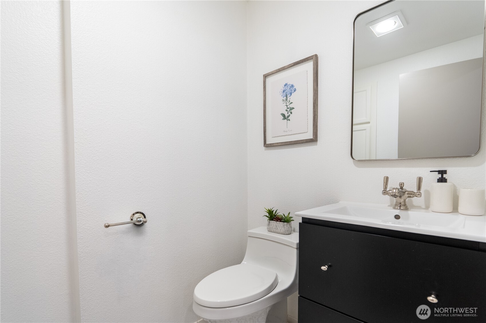 1028 Lakeview Boulevard E Seattle WA 98102