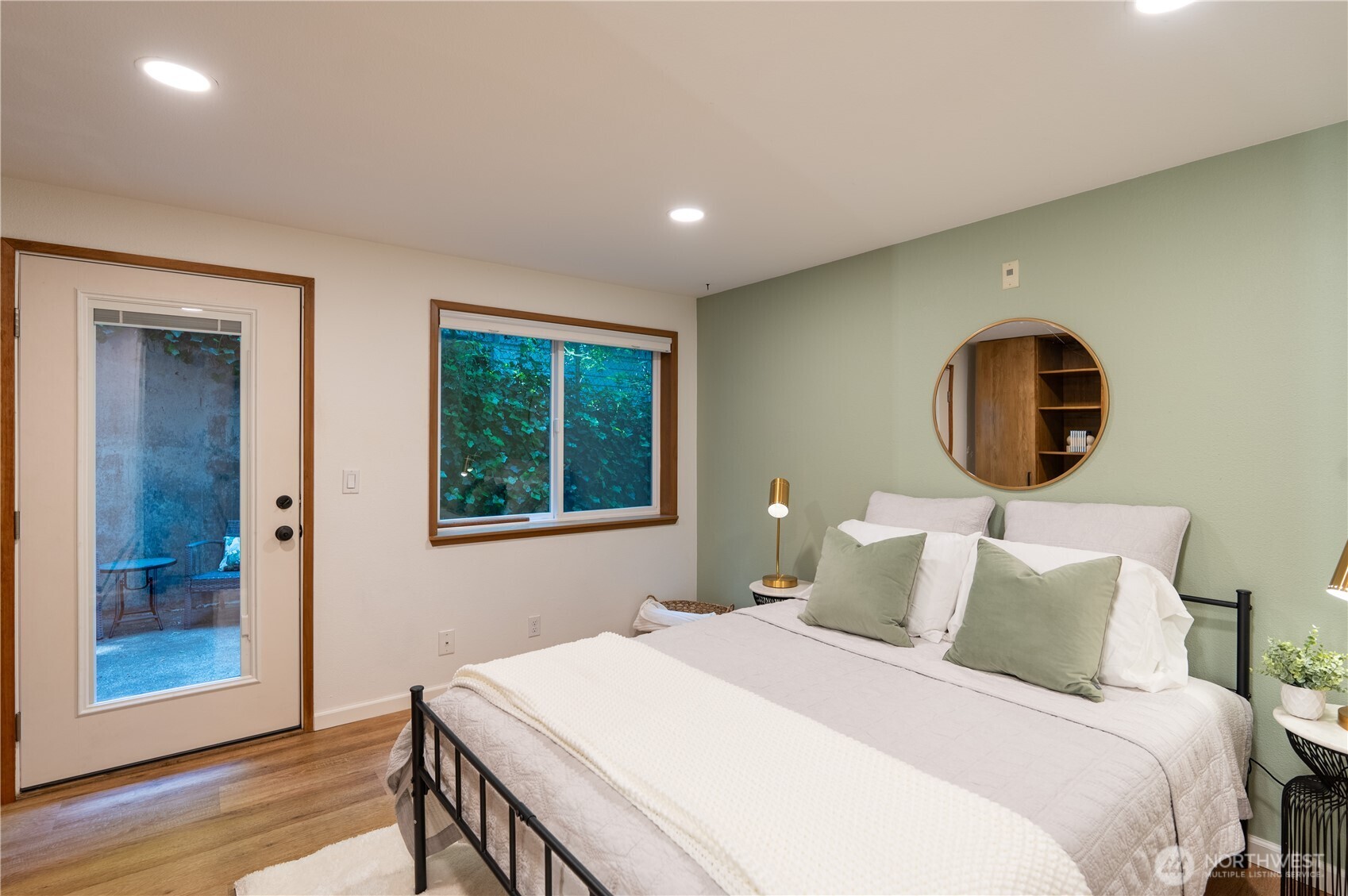 1028 Lakeview Boulevard E Seattle WA 98102