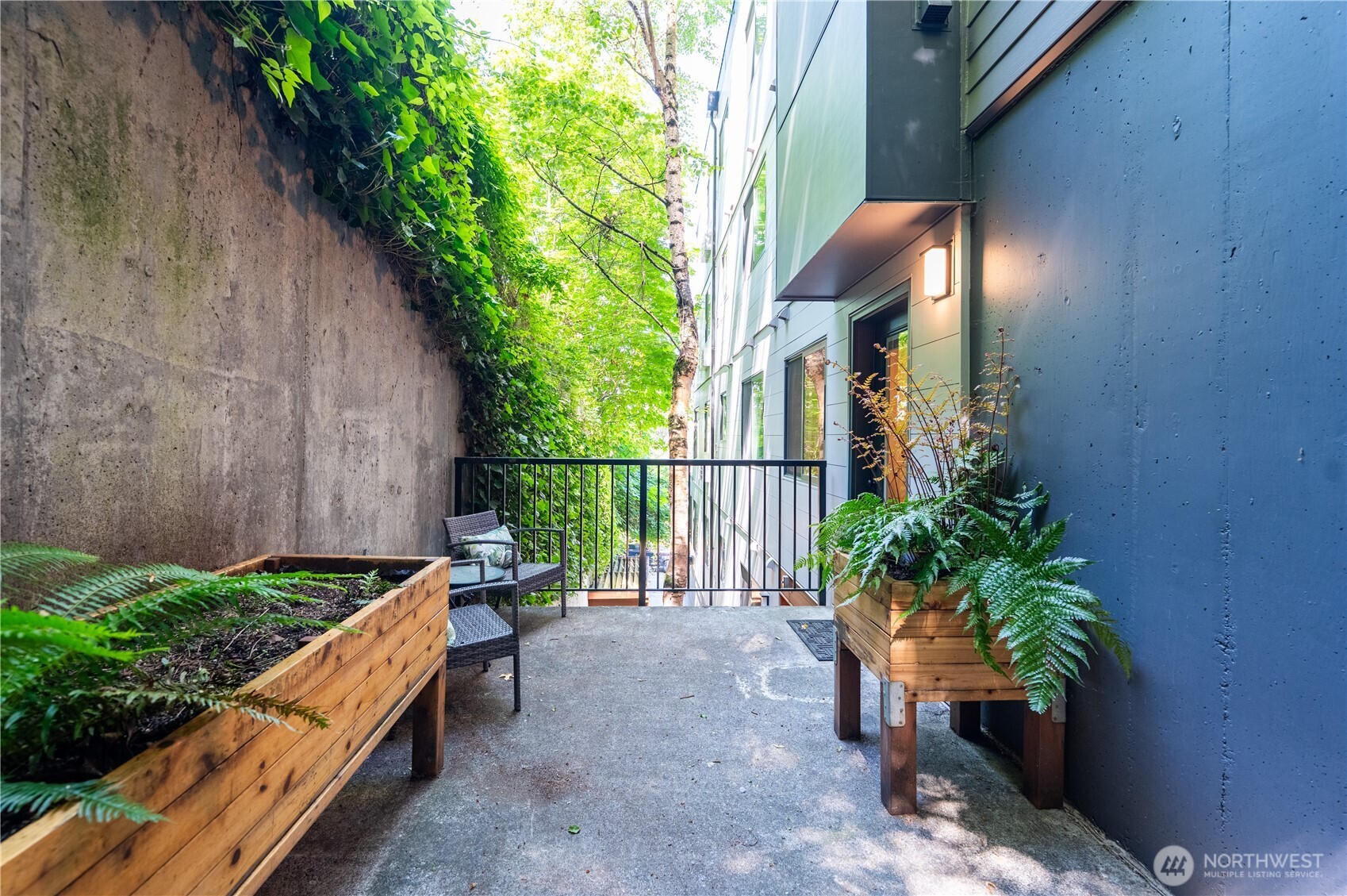 1028 Lakeview Boulevard E Seattle WA 98102