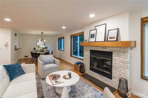 1028 Lakeview Boulevard E Seattle WA 98102