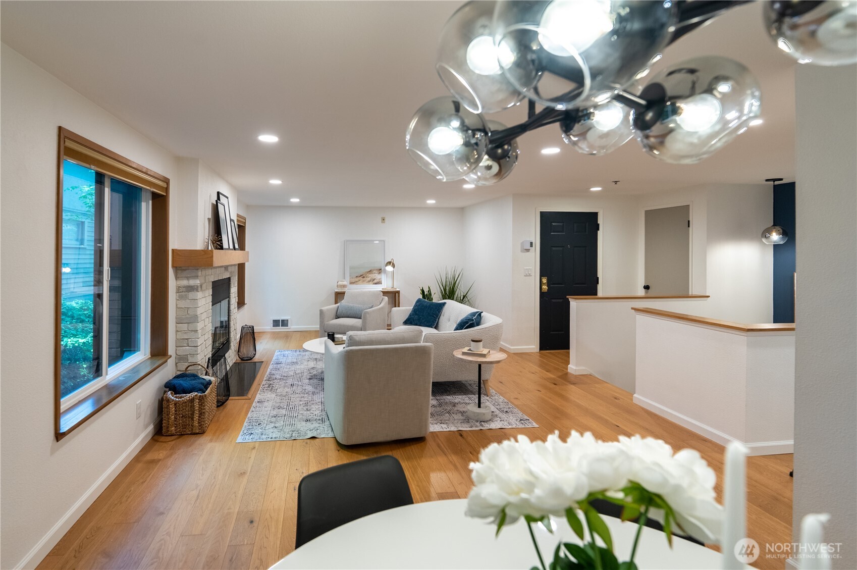 1028 Lakeview Boulevard E Seattle WA 98102