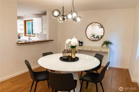 1028 Lakeview Boulevard E Seattle WA 98102