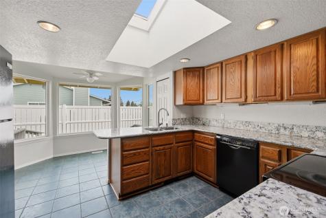 1837 F Street SE Auburn WA 98002