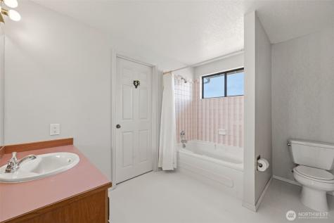 1837 F Street SE Auburn WA 98002