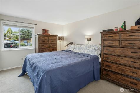 270 SE Barrington Drive Oak Harbor WA 98277
