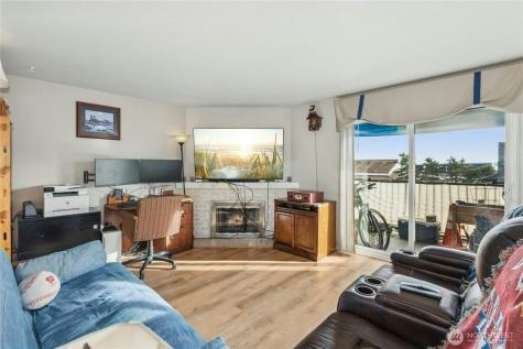 270 SE Barrington Drive Oak Harbor WA 98277
