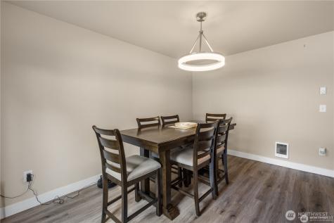 213 Norpoint Way NE Tacoma WA 98422