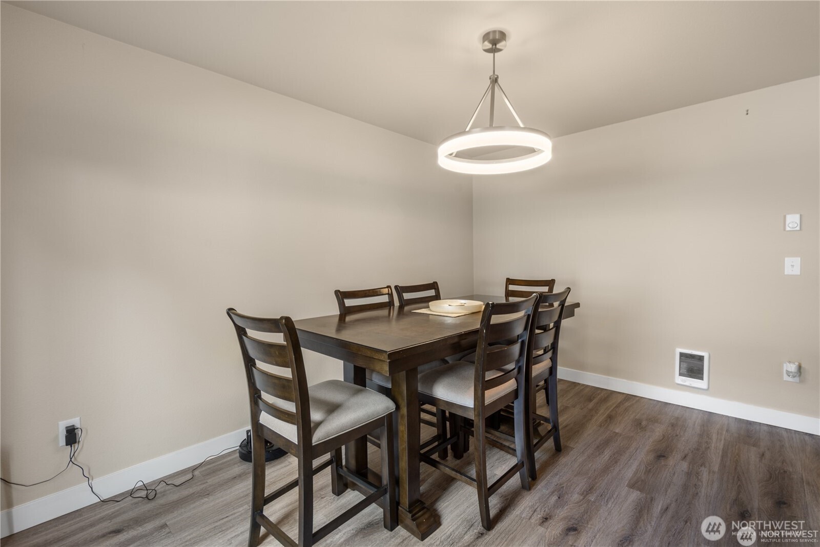 213 Norpoint Way NE Tacoma WA 98422