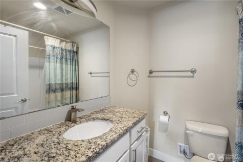 213 Norpoint Way NE Tacoma WA 98422