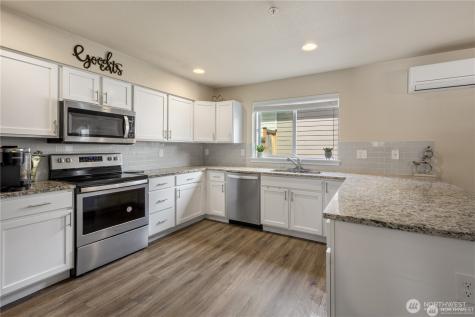 213 Norpoint Way NE Tacoma WA 98422