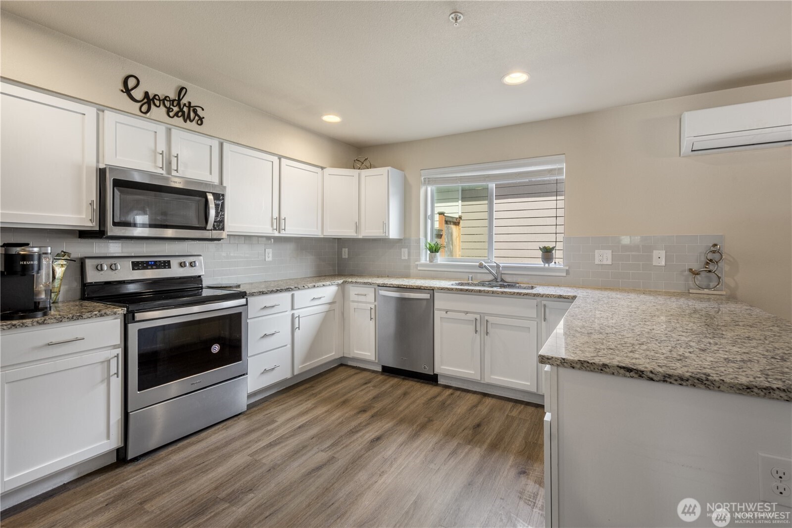 213 Norpoint Way NE Tacoma WA 98422