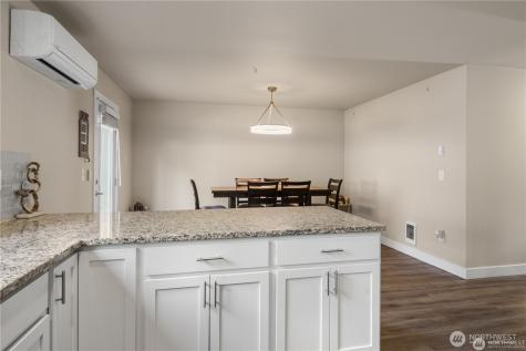 213 Norpoint Way NE Tacoma WA 98422