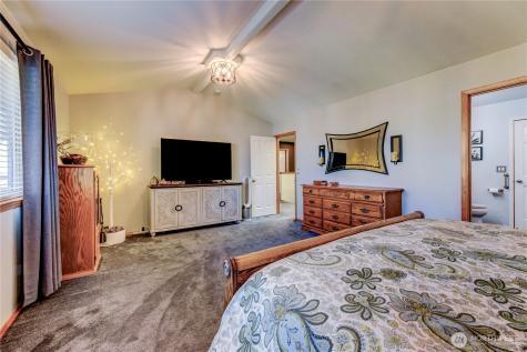 1523 151st Street SW Lynnwood WA 98087