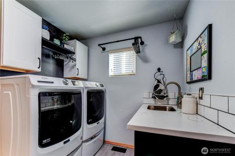 1523 151st Street SW Lynnwood WA 98087