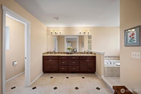 5120 S 214th Way Kent WA 98032