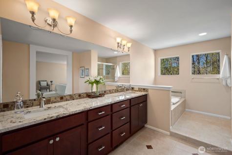 5120 S 214th Way Kent WA 98032