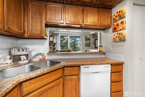 2517 NE 4th Street Renton WA 98056