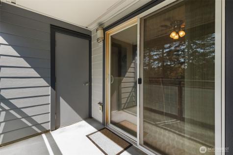 2517 NE 4th Street Renton WA 98056
