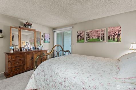 2517 NE 4th Street Renton WA 98056