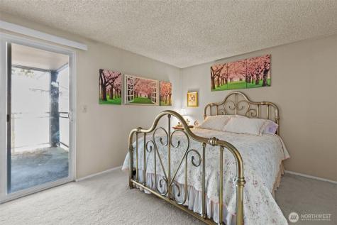 2517 NE 4th Street Renton WA 98056