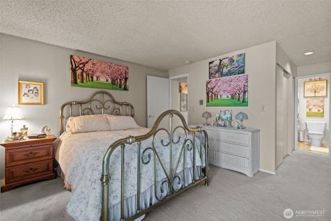 2517 NE 4th Street Renton WA 98056
