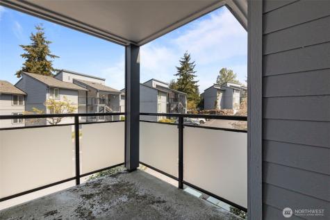 2517 NE 4th Street Renton WA 98056
