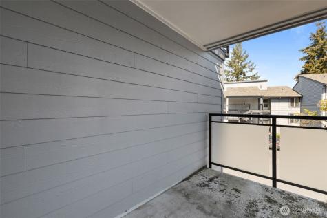 2517 NE 4th Street Renton WA 98056